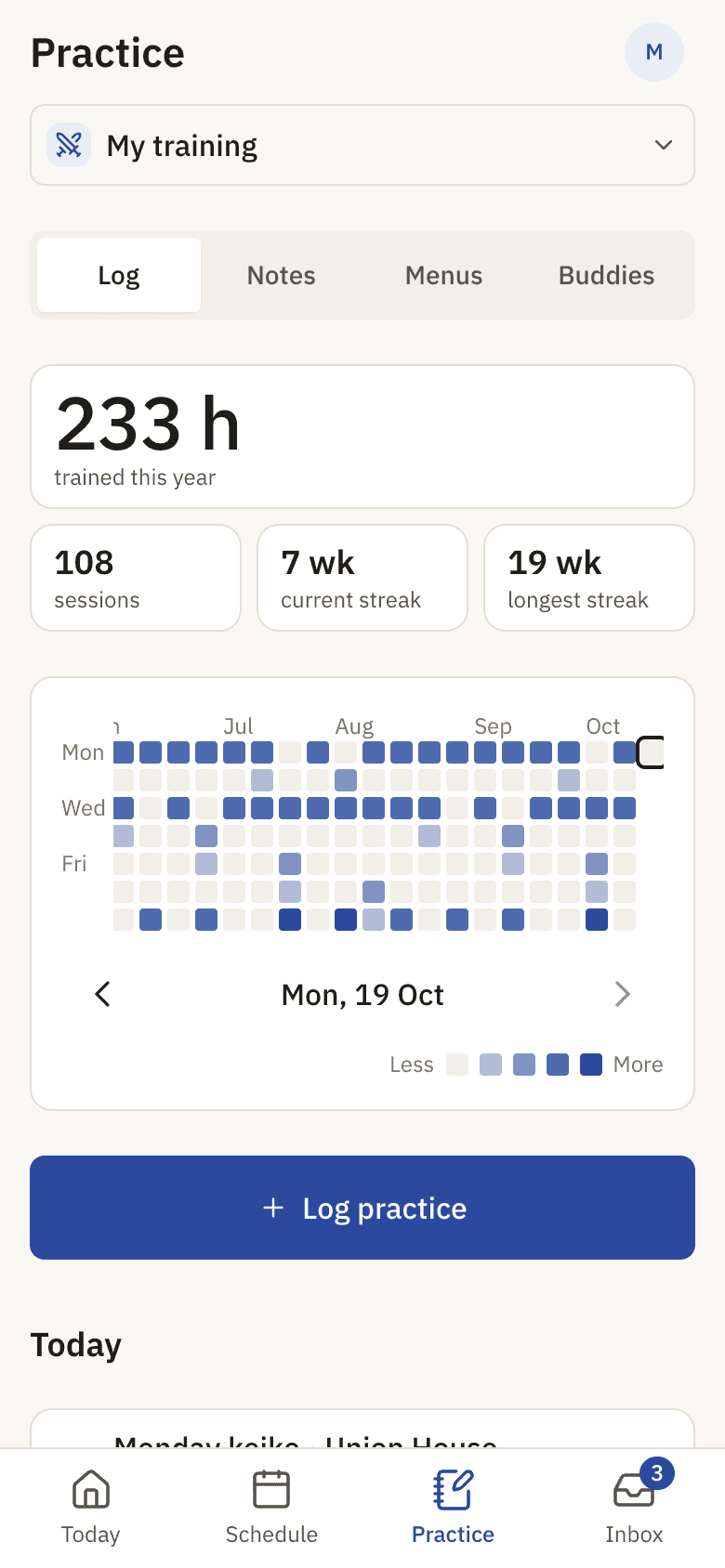 The training record: a year grid of sessions with hours and streaks.